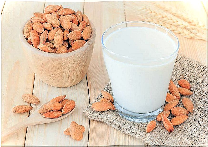vegetable milk made from almonds