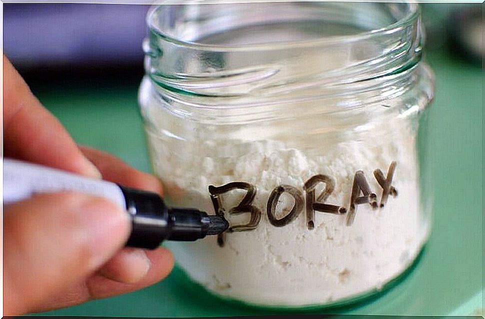 Borax to fight against humidity