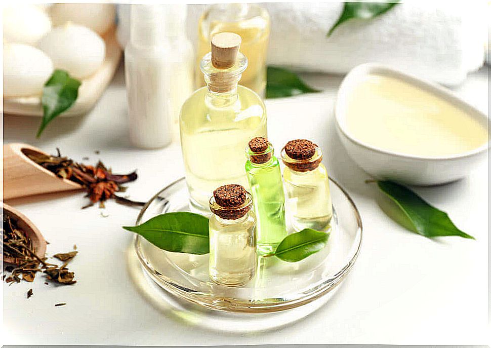 Tea tree essential oil against moisture