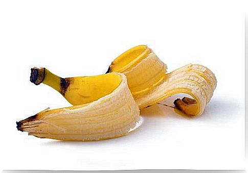 Banana peel helps eliminate warts