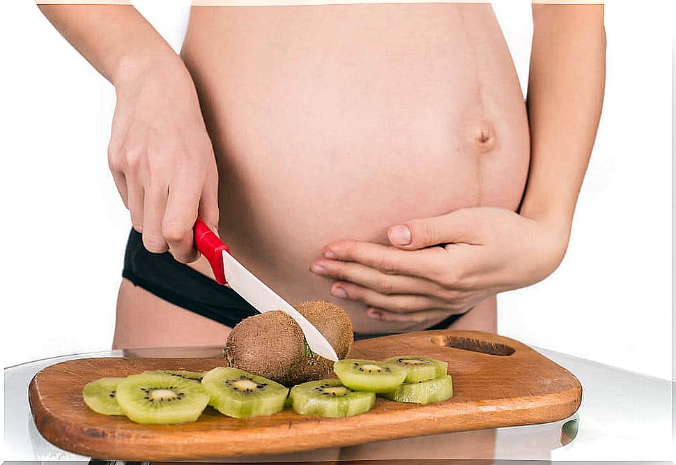 Kiwi fruit is good for pregnant women.