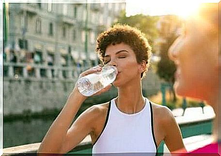 Eating a healthy diet in the summer and staying hydrated is important.