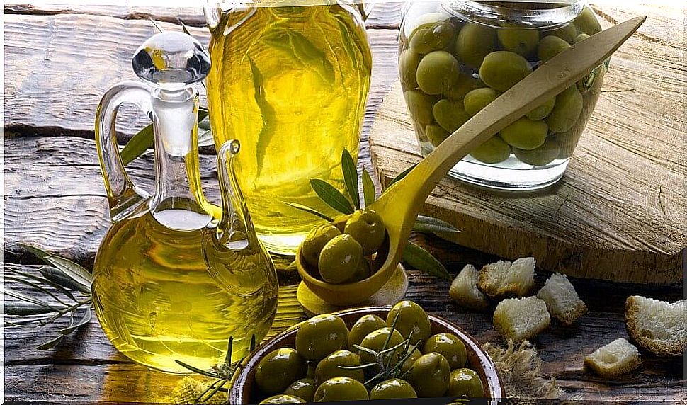 how to lose weight with a balanced menu: olive oil