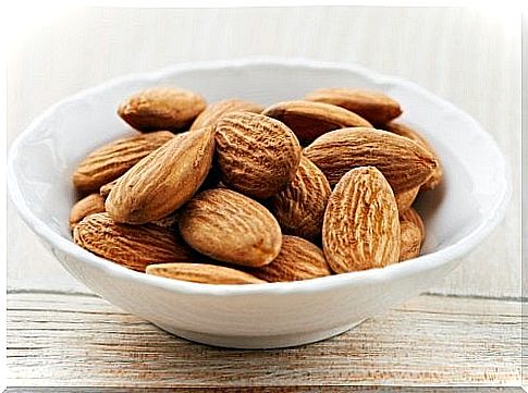 The almonds to remove scars.