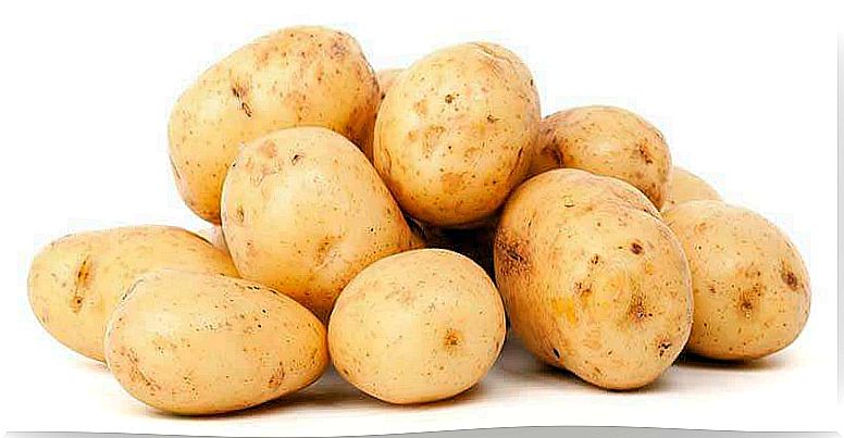 potatoes, one of the foods rich in carbohydrates